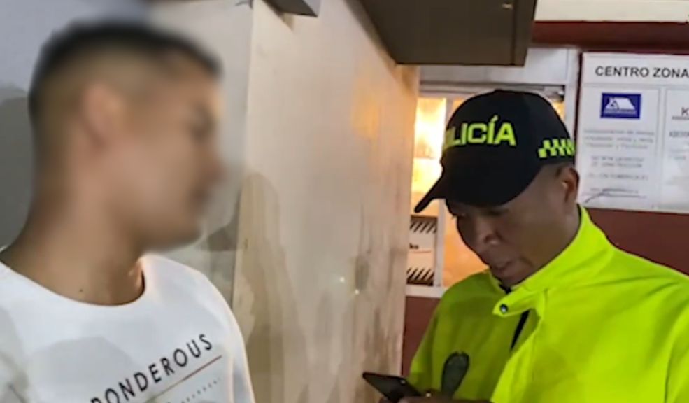 Cárcel para presuntos integrantes del 'Tren de Aragua' que estarían involucrados en un homicidio en Bogotá 1 Cárcel para presuntos integrantes del 'Tren de Aragua' que estarían involucrados en un homicidio en Bogotá Los capturados habrían torturado y asesinado a un joven en Kennedy; sin embargo, no aceptaron los cargos imputados.
