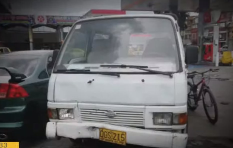 Conductor de furgón estrelló una camioneta en Antonio Nariño y huyó del lugar 1 Conductor de furgón estrelló una camioneta en Antonio Nariño y huyó del lugar Un nuevo accidente de tránsito se registró en la localidad de Antonio Nariño. En esta ocasión, el conductor que provocó el choque no quiso hacerse responsable de los daños causados y se dio a la fuga.