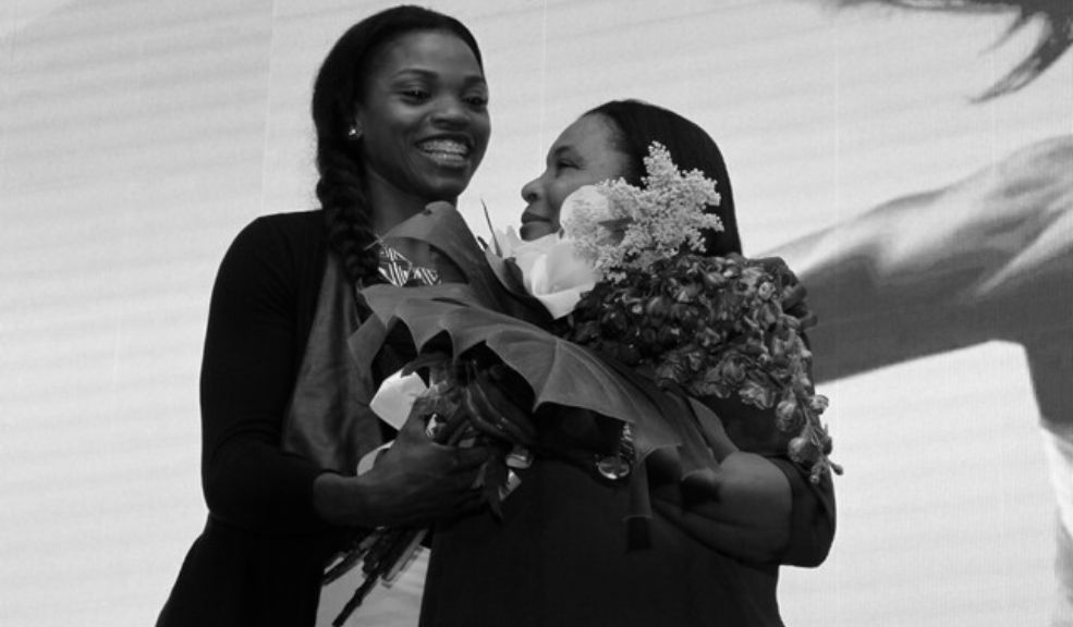 Conmovedoras palabras de Caterine Ibargüen sobre su madre antes de su fallecimiento Francisca Mena, madre de la destacada medallista olímpica y campeona mundial de salto triple, Caterine Ibargüen, falleció en la tarde del jueves 10 de octubre, al parecer, en un centro médico de Medellín.