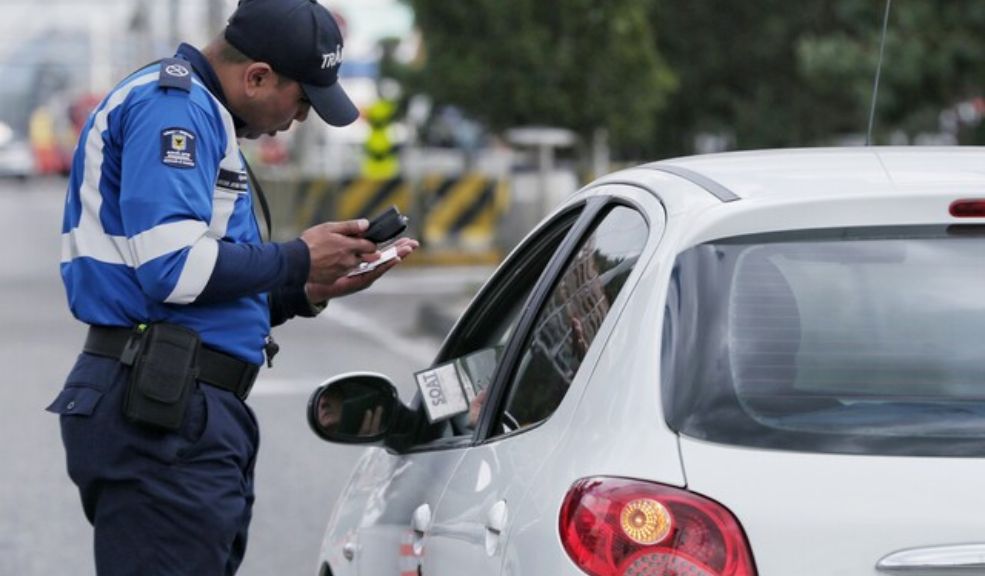 EN VIVO: Así avanza el plan retorno a Bogotá 3 EN VIVO: Así avanza el plan retorno a Bogotá Este lunes 14 de octubre de 2024, en el marco del puente festivo por el Día de la Raza, se implementa el pico y placa regional para el ingreso a Bogotá. La medida busca regular el flujo vehicular en las principales vías de acceso a la capital y evitar congestiones en el retorno de los viajeros.