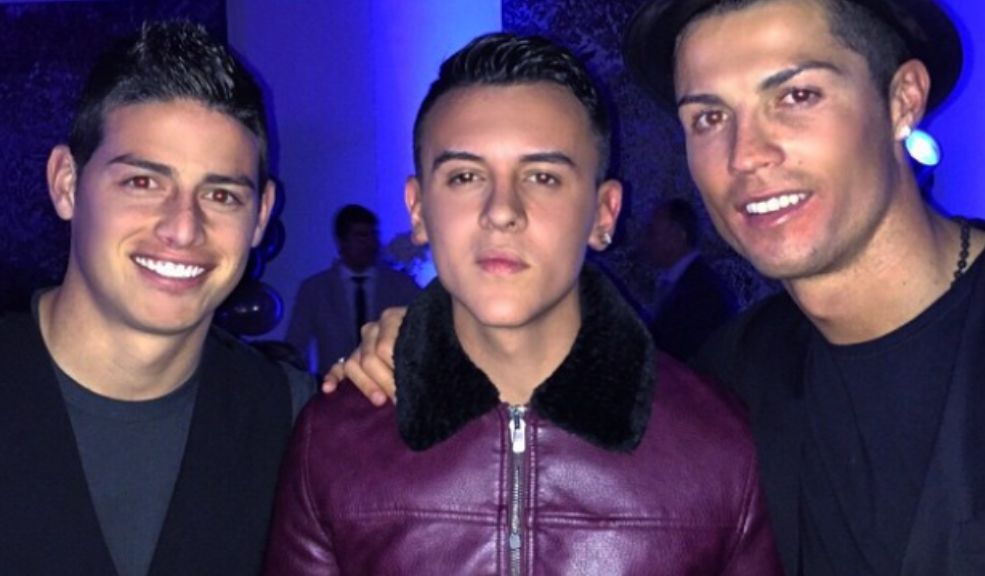 EN VIDEO: Kevin Roldán contó cuánto le pagó Cristiano Ronaldo por cantar en su cumpleaños 6 EN VIDEO: Kevin Roldán contó cuánto le pagó Cristiano Ronaldo por cantar en su cumpleaños El artista colombiano Kevin Roldán cantó en una fiesta privada del futbolista Cristiano Ronaldo.