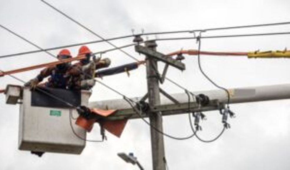 Los siguientes barrios no tendrán luz este jueves 3 de octubre Enel Colombia realizará trabajos de mantenimiento en sus redes de suministro eléctrico este jueves 3 de octubre de 2024, afectando varias localidades de Bogotá. Los cortes de energía buscan optimizar el servicio, y se llevarán a cabo en los siguientes barrios: