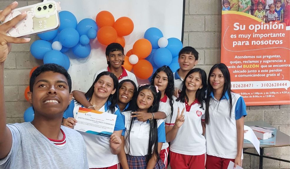 Bogotá invierte en el futuro de sus jóvenes con nuevo programa de orientación 6 Bogotá invierte en el futuro de sus jóvenes con nuevo programa de orientación Con el objetivo de garantizar trayectorias educativas completas y continuas, la Secretaría de Educación de Bogotá, en conjunto con World Vision Colombia, ha puesto en marcha un nuevo programa de orientación socio ocupacional (OSO). Esta alianza estratégica busca brindar a los estudiantes las herramientas necesarias para explorar sus intereses, habilidades y definir su proyecto de vida.