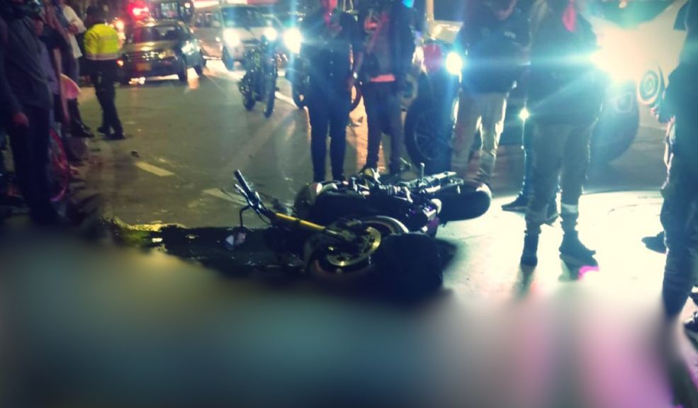Motociclista perdió la vida en la Autopista Sur 1 Motociclista perdió la vida en la Autopista Sur La noche de este martes, un motociclista perdió la vida en un accidente que involucró a un vehículo particular.