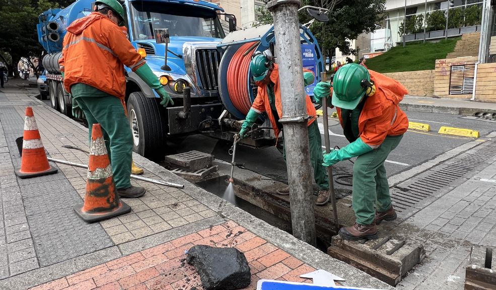 Cortes de agua para el jueves 17 de octubre en Bogotá: estos son los barrios afectados El turno 1 tendrá racionamiento de agua este jueves 17 de octubre en Bogotá. A continuación, les contamos qué barrios y localidades se verán afectados.