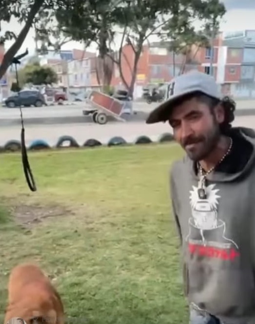 Desalmado acabó con la vida de ‘Chitos’ en Bosa 1 Desalmado acabó con la vida de ‘Chitos’ en Bosa Carlos Alberto, un reciclador apodado cariñosamente como ‘Chitos’, fue cruelmente asesinado por un sicario en Bosa.