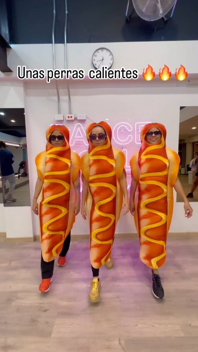 EN FOTOS: Estos son los mejores disfraces de los famosos para Halloween 6 EN FOTOS: Estos son los mejores disfraces de los famosos para Halloween Por medio de sus redes sociales, algunas celebridades compartieron sus mejores disfraces de Halloween. Le mostramos.