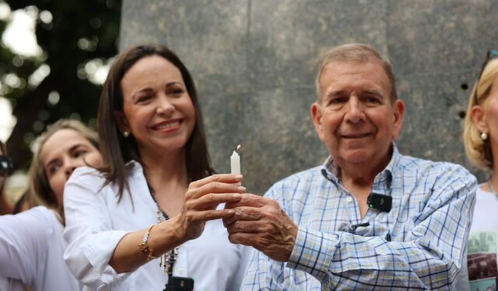 Edmundo González dice que regresará a Venezuela el 10 de enero para tomar posesión como presidente El líder opositor de Venezuela, Edmundo González Urrutia, ha puesto fecha para su vuelta al país: el 10 de enero, día para el que se prevé la toma de posesión, a la que acudirá, ha dicho, como "presidente electo".