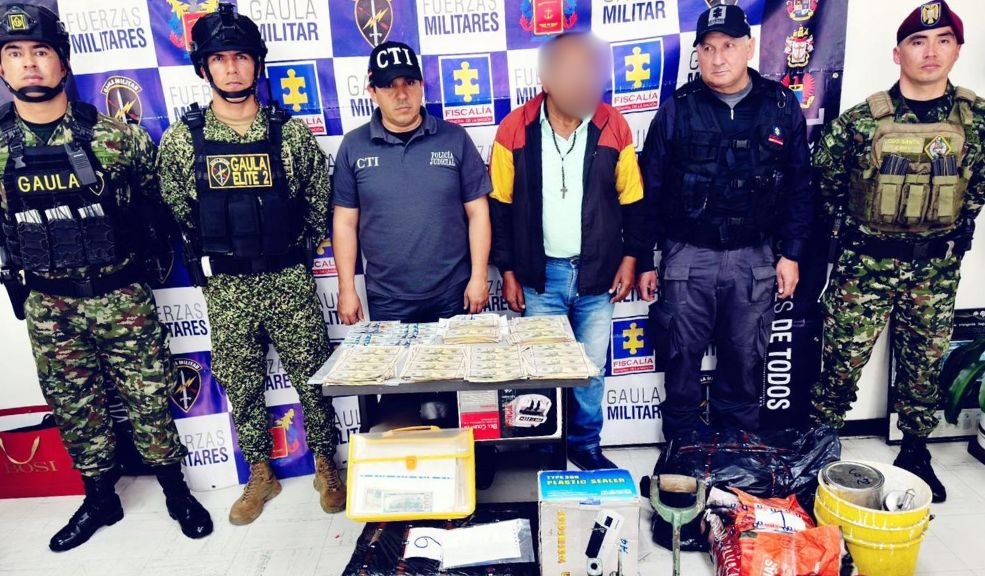 Ejército desmantela fábrica de dólares falsos en Bogotá Las autoridades lograron capturar a un presunto integrante de una organización criminal dedicada a la falsificación de dinero. El sujeto delinquía en Ciudad Bolívar.