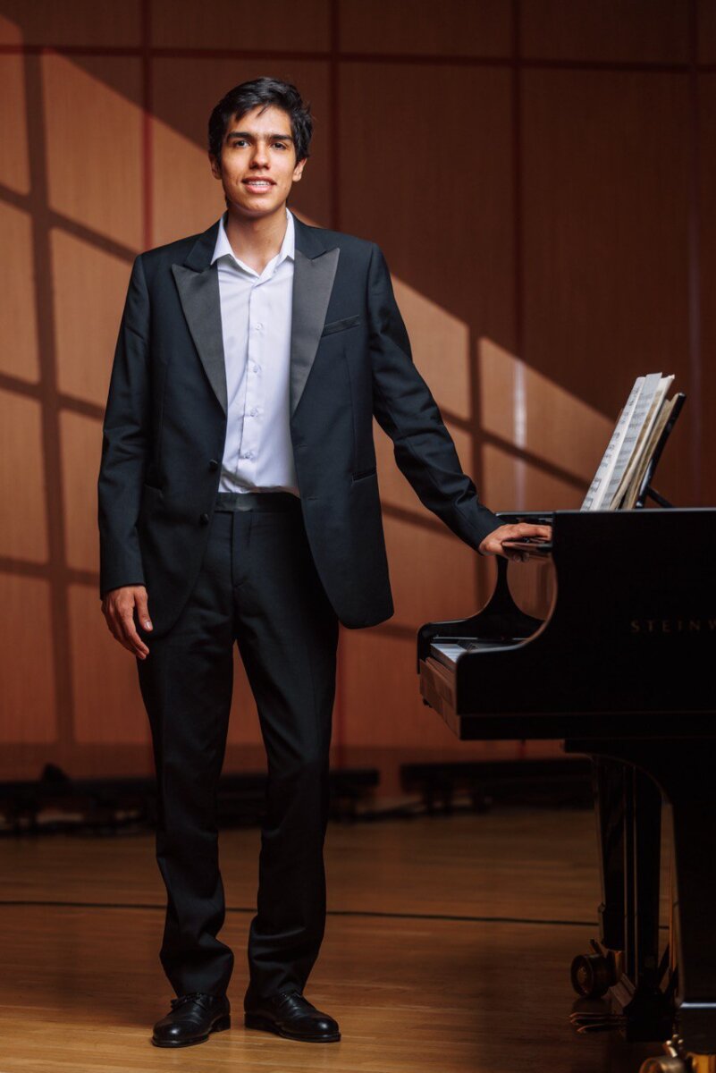 El pianista Daniel Díaz junto a la Filarmónica de Bogotá darán concierto gratuito este sábado 1 El pianista Daniel Díaz junto a la Filarmónica de Bogotá darán concierto gratuito este sábado La Filarmónica de Bogotá, bajo la batuta de Joachim Gustafsson, invita a los colombianos a sumergirse en un universo sonoro inspirado en el mar.