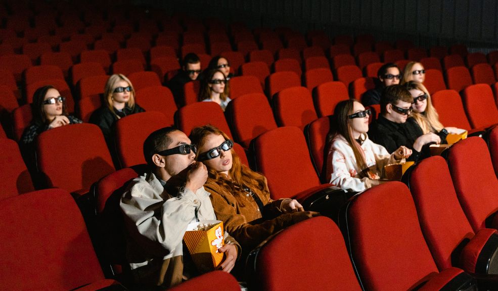 Este 25 de octubre habrá cine gratis en todo el país 1 Este 25 de octubre habrá cine gratis en todo el país El próximo 25 de octubre será un día especial para los amantes del cine en Colombia, ya que Royal Films celebrará su 50 aniversario ofreciendo entradas gratuitas en todas sus salas del país.