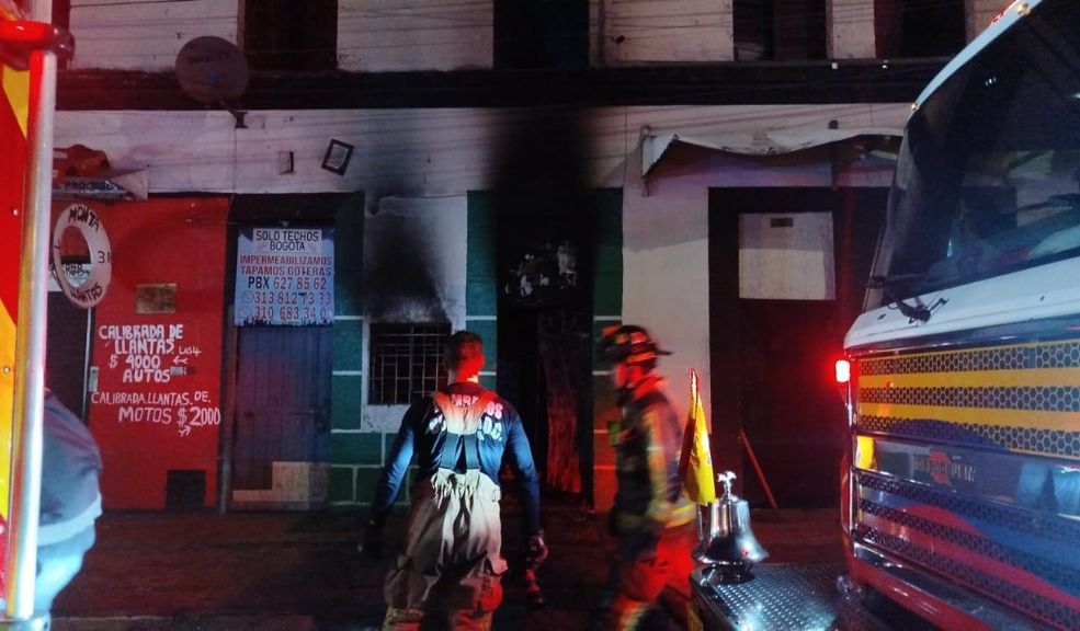 Fuerte incendio en inquilinato de Barrios Unidos dejó 2 personas heridas 2 Fuerte incendio en inquilinato de Barrios Unidos dejó 2 personas heridas 2 personas resultaron lesionadas tras grave incendio en un inquilinato ubicado en Barrios Unidos. Le contamos más detalles.