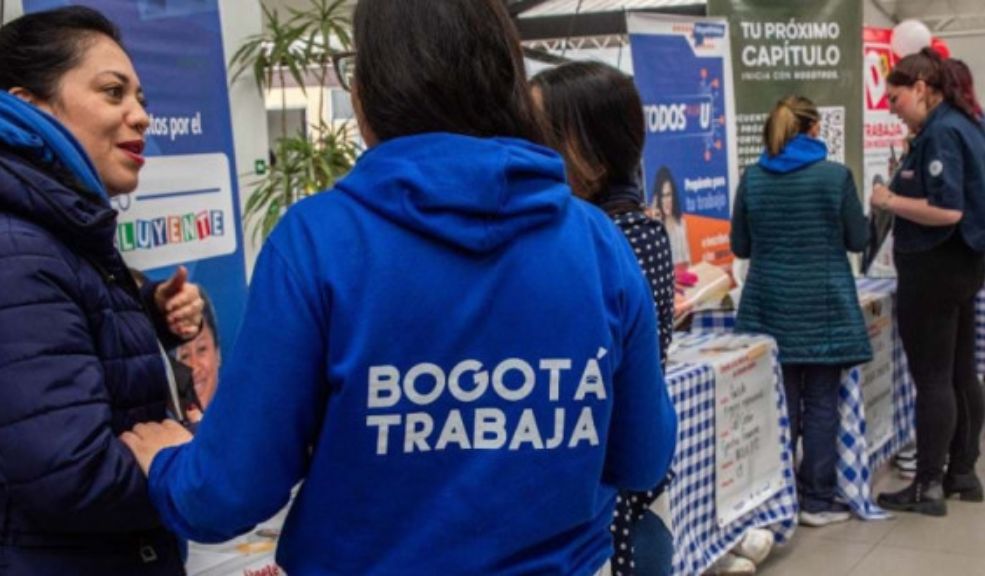 Gran feria laboral en Bogotá: más de 1900 vacantes 6 Gran feria laboral en Bogotá: más de 1900 vacantes Entre las empresas que participarán en la feria se destacan marcas reconocidas como H&M, Levis, Falabella, Seven Seven, ZTE, Oma, y Colanta, ofreciendo oportunidades laborales en distintos perfiles como asesores comerciales, auxiliares de almacenamiento y bodega.
