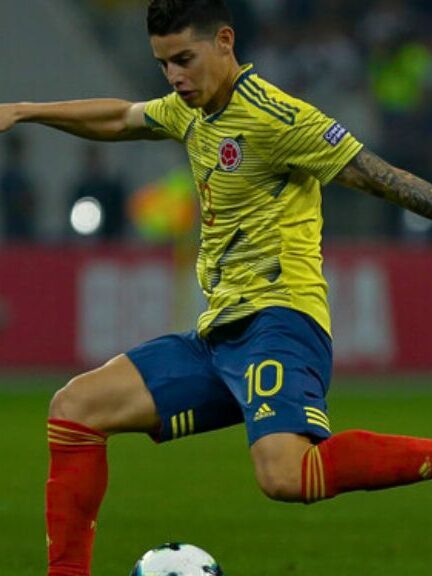 James Rodríguez es nominado a mejor jugador del mundo 2024 1 James Rodríguez es nominado a mejor jugador del mundo 2024 Este reconocimiento resalta la importancia de su contribución a los éxitos recientes de la selección nacional, que ha tenido un año excepcional, especialmente en las Eliminatorias para el Mundial y la Copa América.