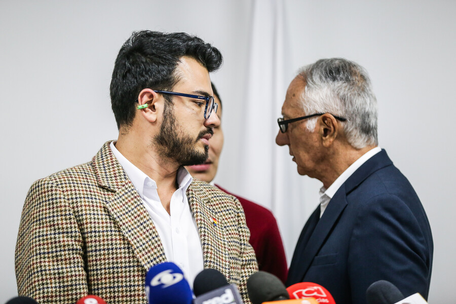 Luis Carlos Leal saldría de la Superintendencia de Salud: esta sería la causa 1 Luis Carlos Leal saldría de la Superintendencia de Salud: esta sería la causa Luis Carlos Leal dejaría de ser Superintendente de Salud. Esto se sabe.