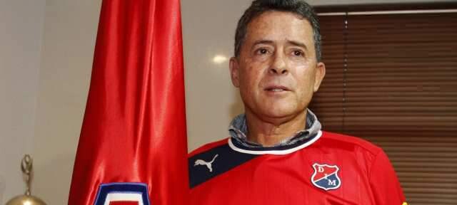 Versiones encontradas sobre el estado de salud de Pedro Sarmiento 1 Versiones encontradas sobre el estado de salud de Pedro Sarmiento Medios de comunicación, clubes de fútbol e incluso Pamela Sarmiento, hija del entrenador y exfutbolista Pedro Sarmiento, confirmaron la noticia de su muerte la mañana de este miércoles. Sin embargo, el Hospital Pablo Tobón Uribe, en Medellín, donde está siendo atendido, no ha confirmado esta información.