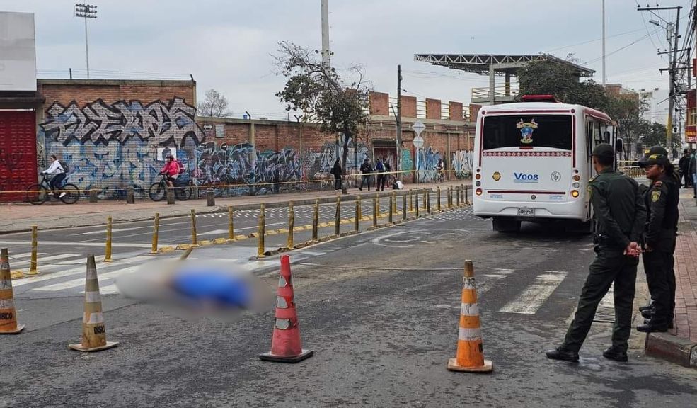 Nuevos detalles sobre muerte de ciclista en accidente de tránsito en Soacha 1 Nuevos detalles sobre muerte de ciclista en accidente de tránsito en Soacha "El muchacho estaba bien vestido, parecía que iba a trabajar. Nos dio mucha tristeza verlo": así relataron algunos testigos el estado en el que se encontraba el joven ciclista luego de ser arrollado por un bus.