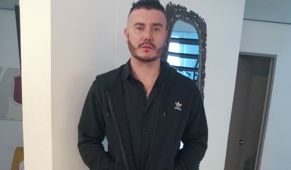 Policía evalúa ofrecer una recompensa para recapturar a alias 'Pichi' Ante la fuga de Óscar Camargo Ríos, alias 'Pichi', señalado de ser el 'Pablo Escobar de Bucaramanga', de la casa en donde cumplía detención domiciliaria, el director de la Policía, general William Salamanca, aseguró que evalúan ofrecer una recompensa para poder recapturarlo.