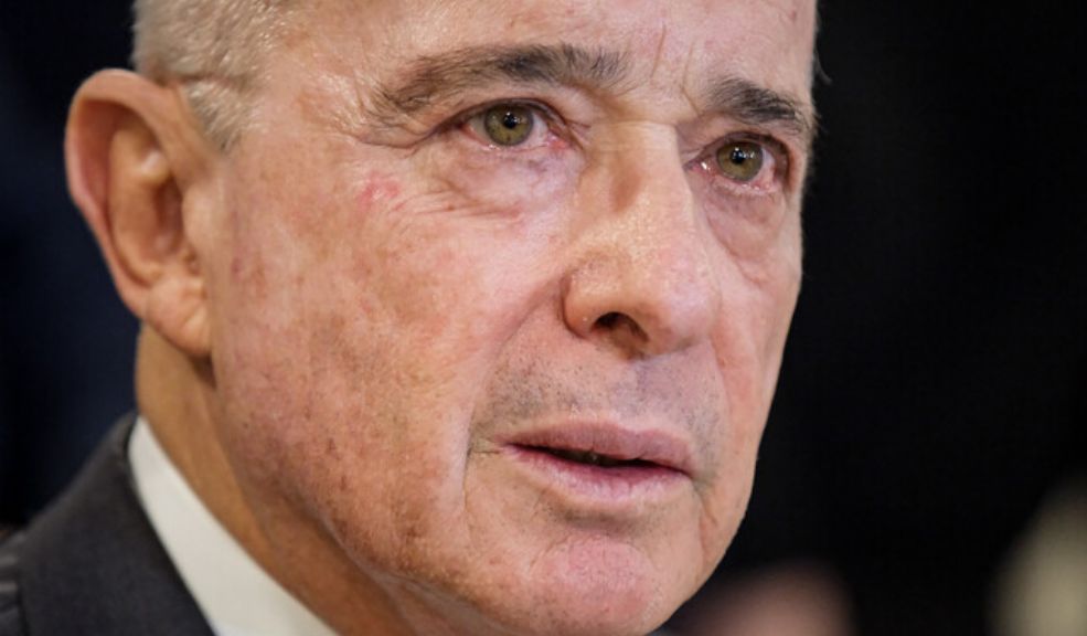 Procuraduría pide garantías para Uribe tras tutela presentada por su defensa Según la defensa del expresidente Álvaro Uribe, hubo vulneración de sus derechos en el marco de la investigación que enfrenta por soborno a testigos y fraude procesal.