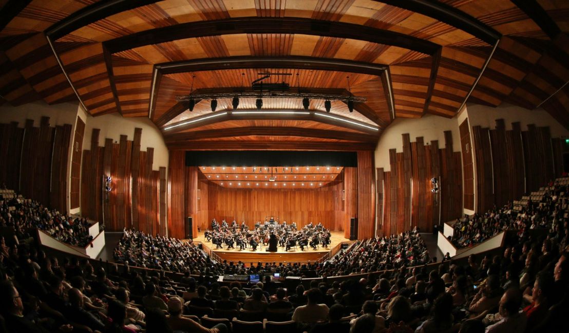 La Filarmónica se inspirará en las 'Escuelas Vienesas' para dar un concierto imperdible Si le gusta la música clásica, este sábado, en el coliseo León de Greiff habrá un concierto inspirado en las 'Escuelas Vienesas'. Le contamos de qué se tratan. Prográmese.