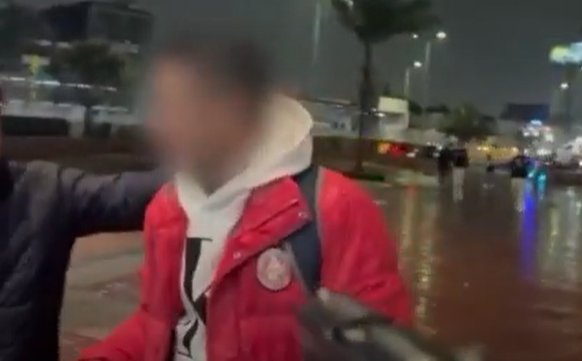 Capturan en Bogotá a 4 hombres requeridos por delitos graves en el extranjero 2 Capturan en Bogotá a 4 hombres requeridos por delitos graves en el extranjero Los capturados han sido puestos a disposición de la Fiscalía General de la Nación, donde se espera la llegada de solicitudes formales para proceder con las respectivas extradiciones. "Estamos comprometidos con la seguridad de nuestros ciudadanos y la cooperación internacional en la lucha contra el crimen", señaló el coronel Edwin Masleider Urrego Pedraza, director de Investigación Criminal e Interpol.