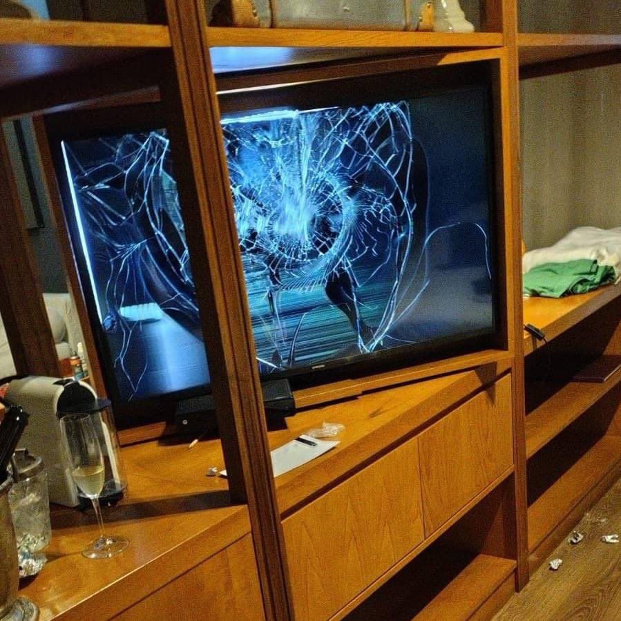 EN FOTOS: Así encontraron el apartamento en el que estaba Liam Payne 3 EN FOTOS: Así encontraron el apartamento en el que estaba Liam Payne Se conocieron fotos de cómo fue encontrado el apartamento en el que se estaba hospedando Liam Payne en Argentina.