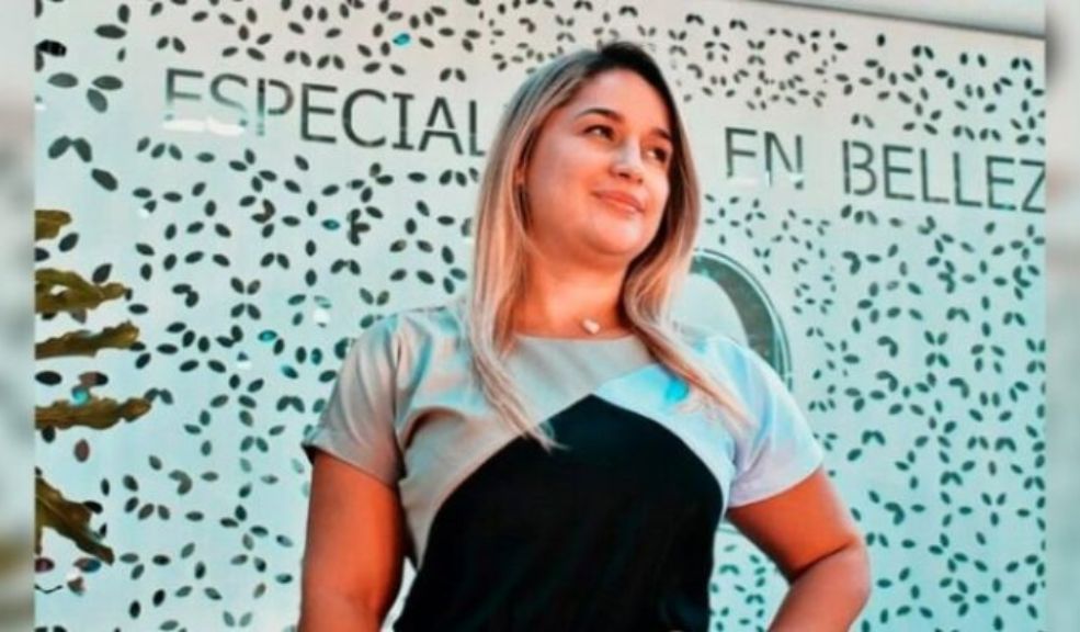 ¿Quién era la mujer que fue asesinada por equivocación en un consultorio odontológico? 10 ¿Quién era la mujer que fue asesinada por equivocación en un consultorio odontológico? Cuando la noche del martes, 8 de octubre, caía en Cúcuta, Jasbleidy Madelein Manrique Acevedo asistía a un consultorio odontológico, ubicado en la avenida 1 con calle 13 del barrio La Playa, sin saber que le arrebatarían la vida.