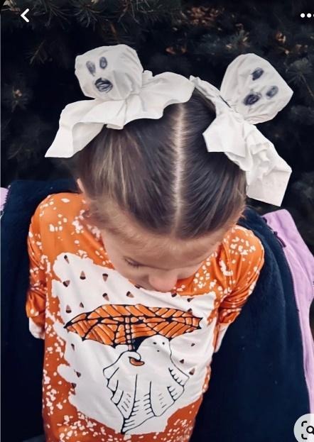 ¿Sin ideas para Halloween?: Cinco peinados en tendencia para esta época espeluznante 1 ¿Sin ideas para Halloween?: Cinco peinados en tendencia para esta época espeluznante Si este 31 de octubre quieres destacar, es hora de poner atención a los peinados que marcarán la tendencia en Halloween, desde estilos atrevidos hasta detalles únicos y creativos.