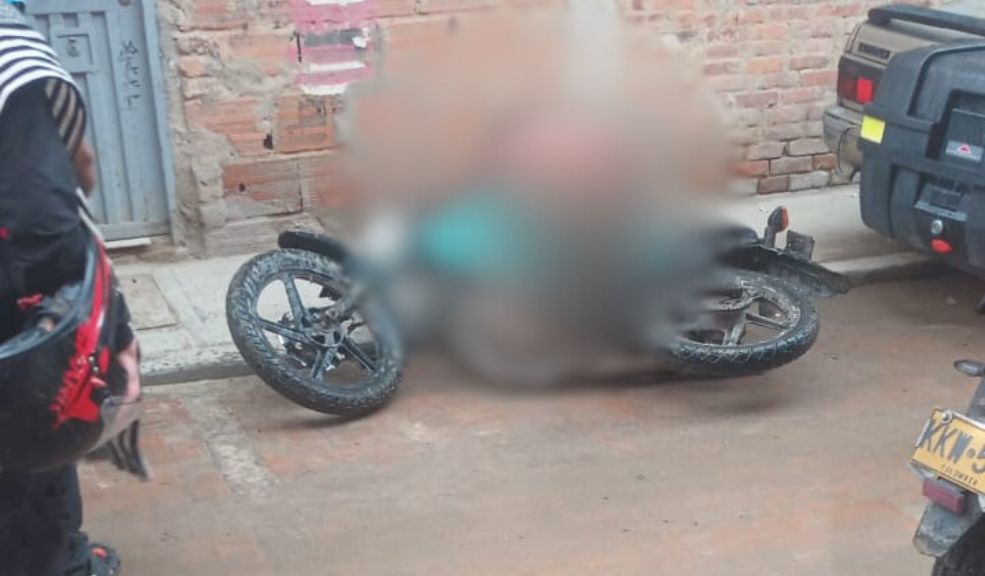 2 hombres murieron en 2 ataques diferentes perpetrados en el municipio de Soacha 2 2 hombres murieron en 2 ataques diferentes perpetrados en el municipio de Soacha Uno de los crímenes se presentó en el barrio León XIII. La víctima fue un joven que se movilizaba en bicicleta.