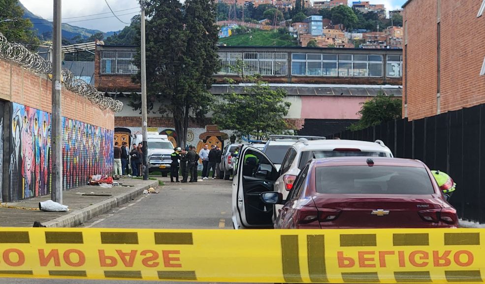 Capturan a joven que estaría implicado en el asesinato del hijo del inspector de la Policía Una de las personas que resultaron heridas en el ataque que acabó con la vida de Juan Felipe Rincón, hijo del inspector de la Policía, fue detenida por las autoridades.