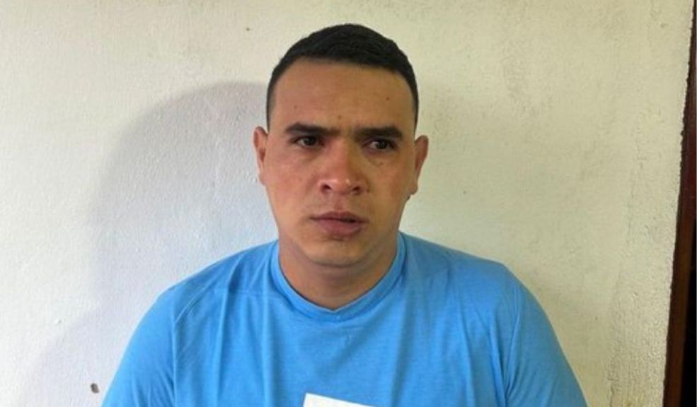 Cayó segundo cabecilla del ‘Tren de Aragua’ Jeison Alexander Lorca Salazar, conocido con el alias de 'Jeison Comino' y considerado el segundo al mando de la banda criminal transnacional El Tren de Aragua, cayó en manos de las autoridades colombianas en una operación adelantada en el municipio de los Santos, en el departamento de Santander.