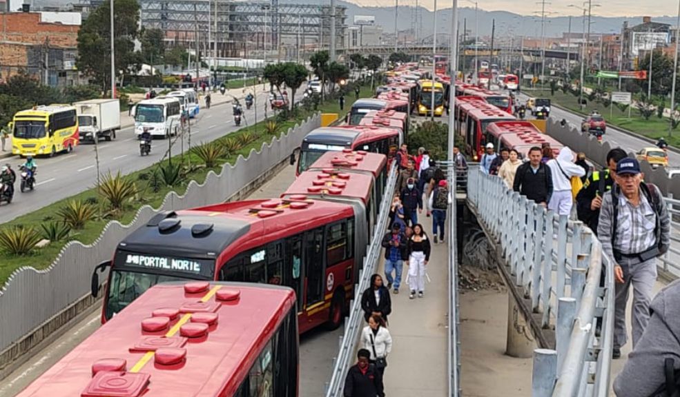EN VIVO Movilidad en Bogotá 29 de noviembre: afectación en TransMilenio en la Autopista Sur Le contamos cómo están las principales avenidas, los puntos críticos de tráfico y las novedades de movilidad en la ciudad.
