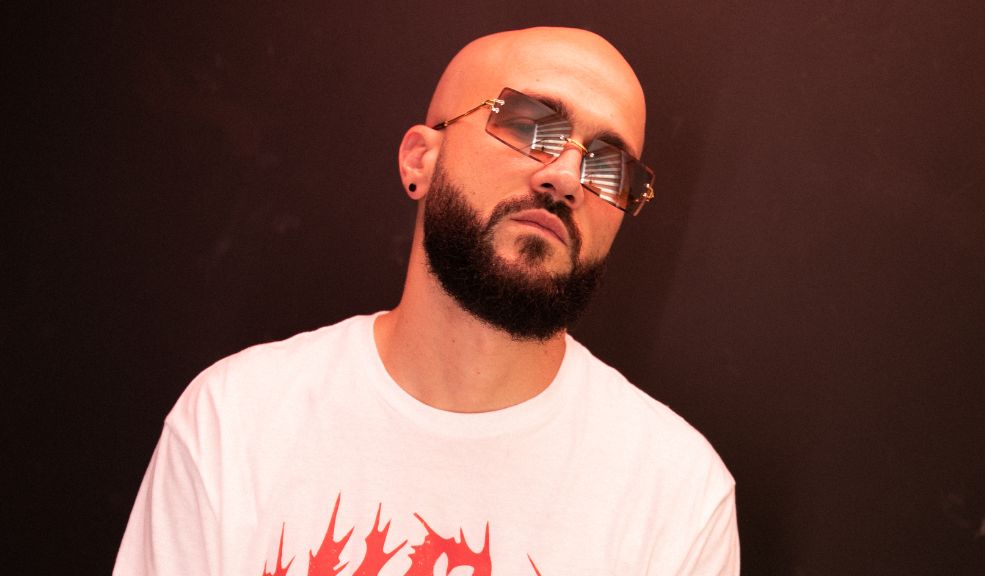 Juan Sinatra presenta 'Efectos Especiales' junto a Ily Wonder: un viaje a las fantasías amorosas Juan Sinatra e Ily Wonder lanzan un himno a los amores que viven en la imaginación.