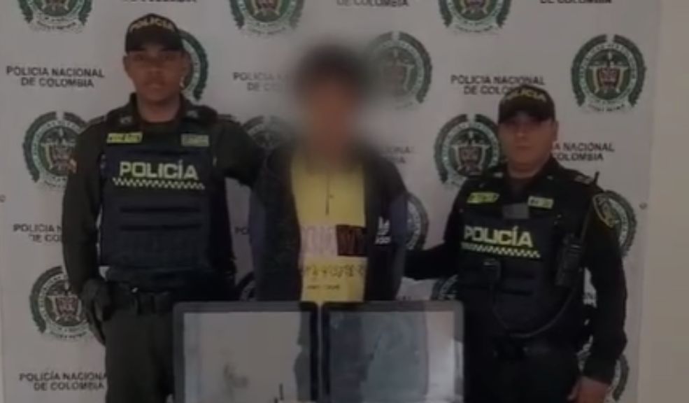 Así sorprendieron a un hombre que intentó robar en un establecimiento de Soacha: hay video El delincuente fue sorprendido en flagrancia.