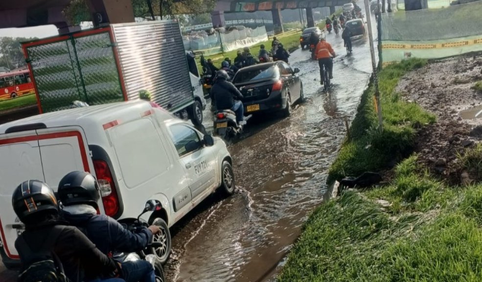 EN VIVO: Movilidad en Bogotá este 15 de noviembre; inicia cierre en carril de la AutoNorte 4 EN VIVO: Movilidad en Bogotá este 15 de noviembre; inicia cierre en carril de la AutoNorte Conozca cómo avanza la movilidad en Bogotá este viernes 15 de noviembre, además del estado de las vías y algunas complicaciones por condiciones climáticas adversas debido a las lluvias y los encharcamientos.