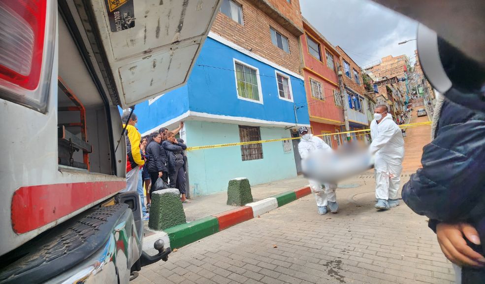 Joven murió en medio de una riña en Rafael Uribe Uribe Una mañana violenta vivieron los residentes de la localidad de Rafael Uribe Uribe, pues además de la muerte del hijo de un general de la Policía, también se presentó una riña en el barrio Danubio Azul, exactamente en la calle 55A sur con carrera 5C Bis, la cual dejó sin vida a un joven de 21 años.