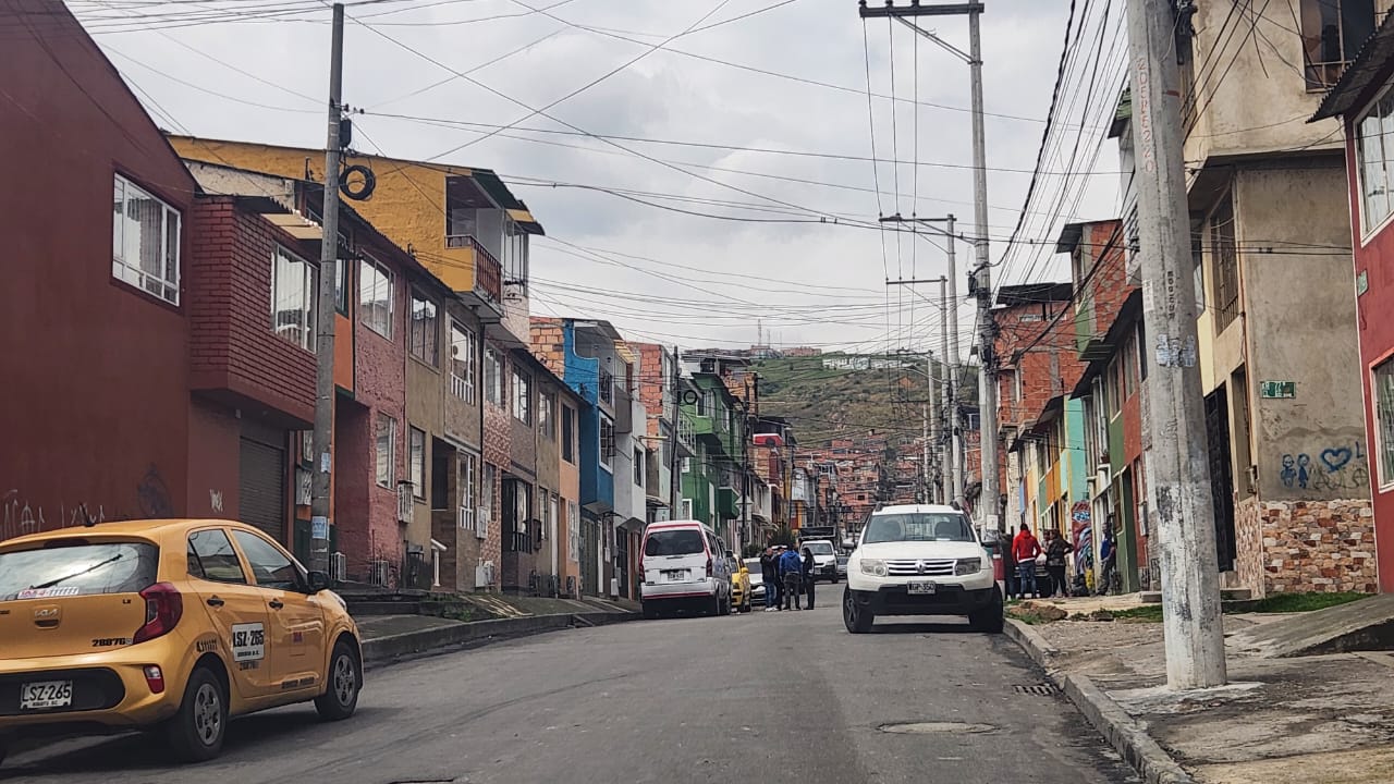 Joven taxista fue asesinado en Ciudad Bolívar 1 Joven taxista fue asesinado en Ciudad Bolívar El joven taxista habría sido atacado en medio de una riña por el pago de sus servicios de transporte. Esto es lo que se sabe.
