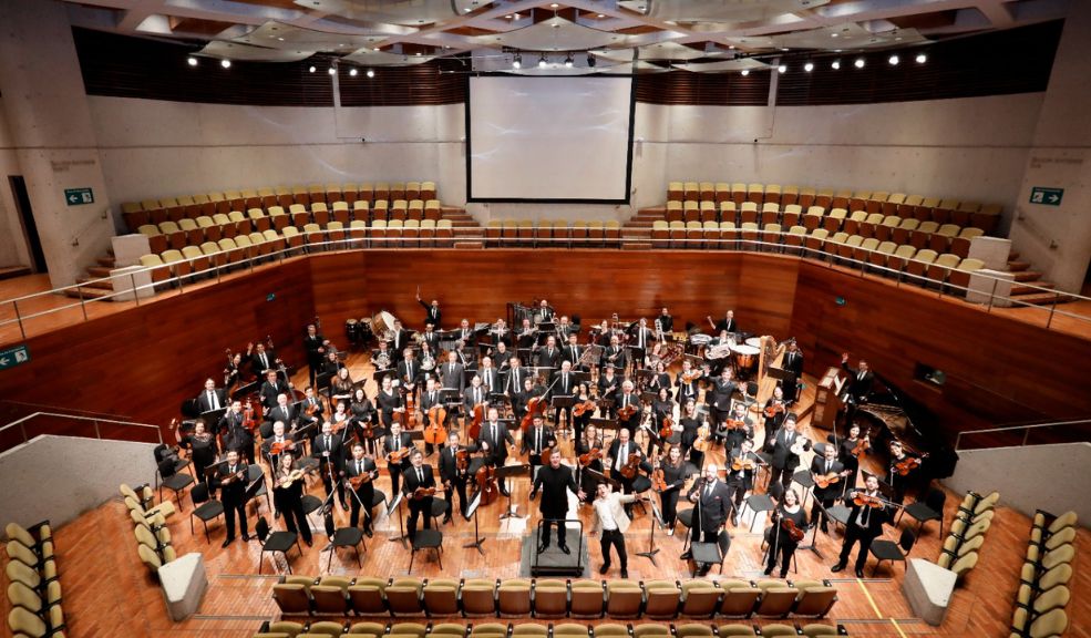 La Filarmónica de Bogotá cierra su Temporada Internacional 2024 con la monumental Sinfonía No. 8 de Bruckner 3 La Filarmónica de Bogotá cierra su Temporada Internacional 2024 con la monumental Sinfonía No. 8 de Bruckner Este viernes 29 y sábado 30 de noviembre, vive la Sinfonía No. 8 en Do mayor de Anton Bruckner, una de las obras más grandiosas y complejas de la música clásica.