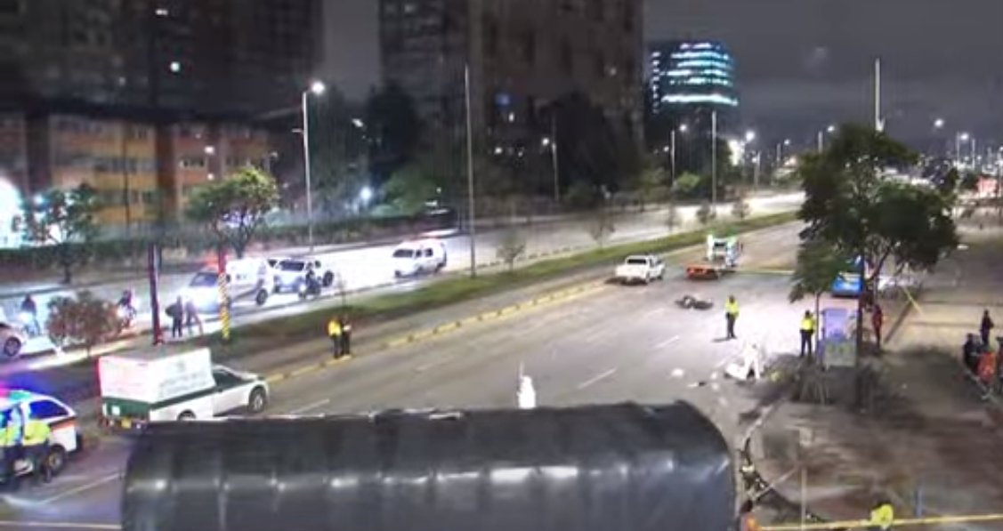 Motociclista murió tras chocar contra una caja de telecomunicaciones en la carrera 30 1 Motociclista murió tras chocar contra una caja de telecomunicaciones en la carrera 30 Así fue el aparatoso accidente en el que falleció un motociclista la noche de este martes. Lea los detalles.