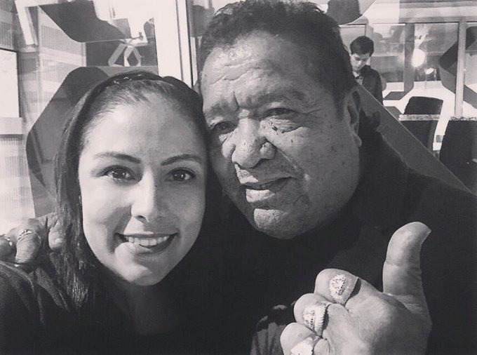 Pastor López le da consejos a su hijo después de muerto 1 Pastor López le da consejos a su hijo después de muerto Pastor López Jr., hijo del legendario cantante venezolano, revela experiencias sobrenaturales con su padre fallecido y cómo el destino lo llevó a seguir su legado musical.