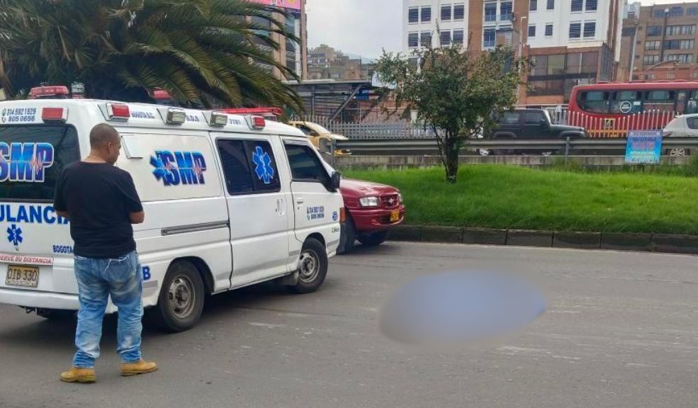 ÚLTIMA HORA: Peatón murió en accidente de tránsito con camión en la Autopista Norte Un peatón perdió la vida en la Autopista Norte con calle 95.