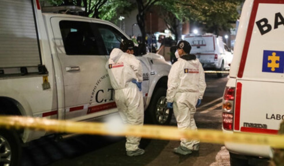 Piden justicia por el atroz crimen de Juan en Suba 1 Piden justicia por el atroz crimen de Juan en Suba Juan fue asesinado tras ser víctima de un ataque con arma blanca en Suba. Vecinos hicieron una velatón y piden justicia.