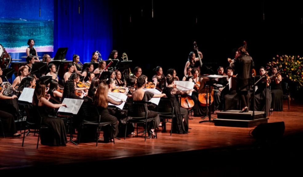 Prográmese para los conciertos de la Filarmónica de Bogotá esta semana La Filarmónica de Bogotá, dirigida por Francesco Belli, ofrecerá dos conciertos el 15 y 16 de noviembre con un repertorio que incluye obras de Rossini, Mendelssohn y Brahms, destacando a clarinetistas Guillermo Marín y Edwin Rodríguez.
