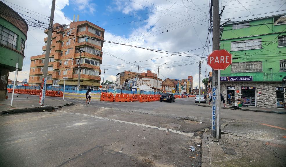 Riña dejó sin vida a Luis en el San Bernardo Una riña en plena vía pública dejó sin vida a Luis Carrillo en una esquina del barrio San Bernardo (Santa Fe).