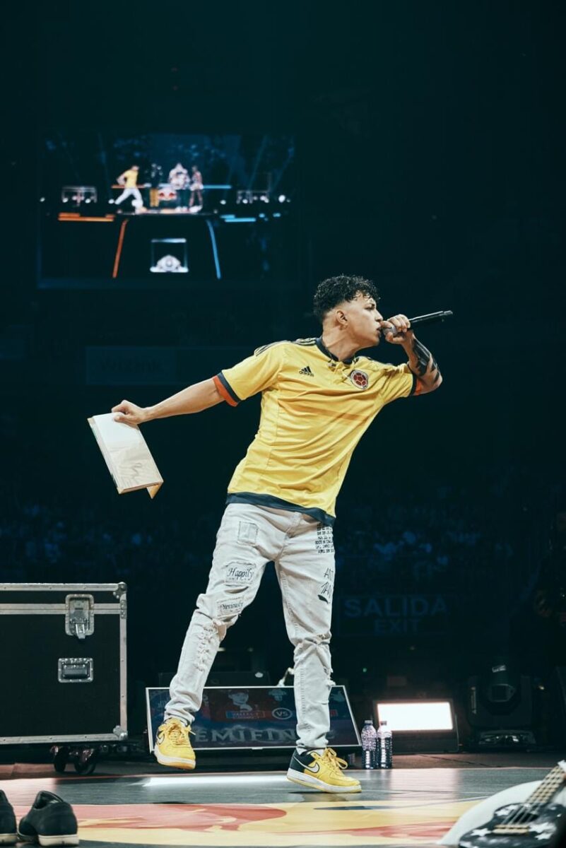 VallesT sobre la Red Bull Internacional: "Estoy ready para enfrentar al que me toque" 2 VallesT sobre la Red Bull Internacional: "Estoy ready para enfrentar al que me toque" El mejor freestyler del país, VallesT, junto a otros dos compatriotas, participarán este sábado en la Red Bull Batalla Internacional, en España. Así llega a esta competencia, en la que espera volver a una final y darle un título al país.