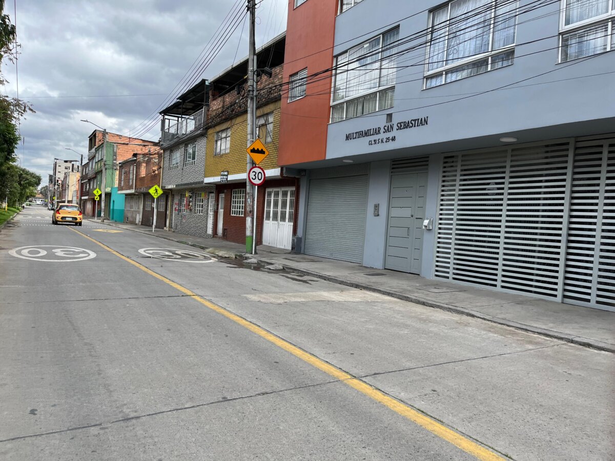 Esta es la identidad del hombre que fue asesinado cuando llegaba a su casa en Rafael Uribe 1 Esta es la identidad del hombre que fue asesinado cuando llegaba a su casa en Rafael Uribe La víctima del ataque sicarial fue un hombre de 54 años. Aquí los detalles de este violento hecho.