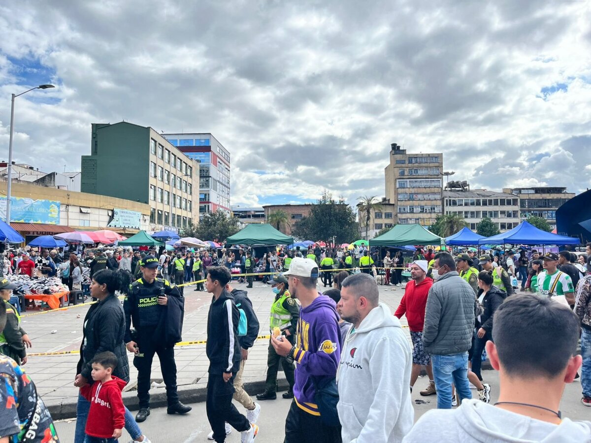 Ataque sicarial en San Victorino deja dos muertos; uno de ellos es el sicario 1 Ataque sicarial en San Victorino deja dos muertos; uno de ellos es el sicario Debido a las investigaciones que se están realizando en estos momentos, se encuentra cerrada la carrera 10 con calle 19.