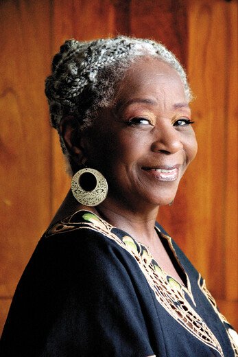Falleció 'La Negra Grande de Colombia' Leonor González Mina, más conocida como ‘La Negra Grande de Colombia’, falleció este miércoles a la edad de 90 años, tras toda una vida de entrega al arte y la cultura colombiana.