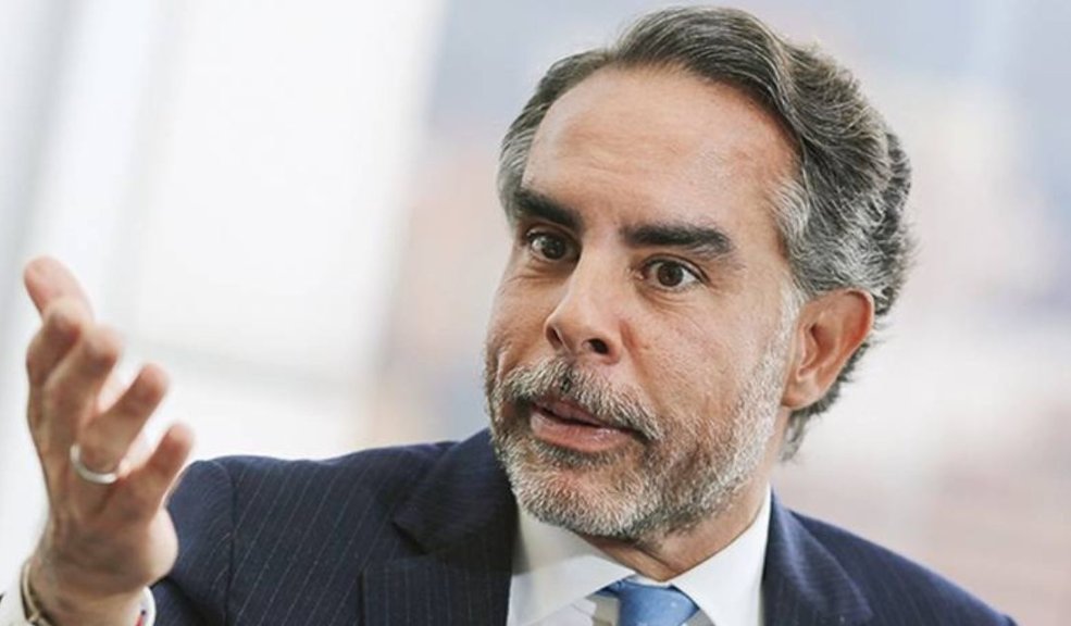 Armando Benedetti renuncia al FAO Tras 10 meses como embajador en Roma y en medio de acusaciones por violencia de género, Armando Benedetti presentó su renuncia irrevocable ante el presidente Gustavo Petro.
