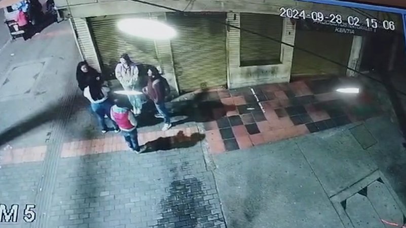 Salvaje agresión dejó ciego a un hombre en Puente Aranda 2 Salvaje agresión dejó ciego a un hombre en Puente Aranda A Orlando Irreño Pinilla (51 años) la vida le cambió en un abrir y cerrar de ojos el pasado 28 de septiembre, cuando un sujeto, en un acto salvaje, terminó dejándolo ciego tras agredirlo con el pico de una botella.